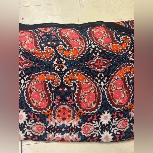 Talbots Scarf Paisley Obliong Rectangular 24x69 Viscose Lightweight Soft Classic - Picture 1 of 7